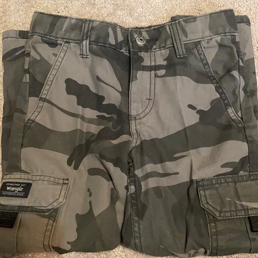 Wrangler camo cargos